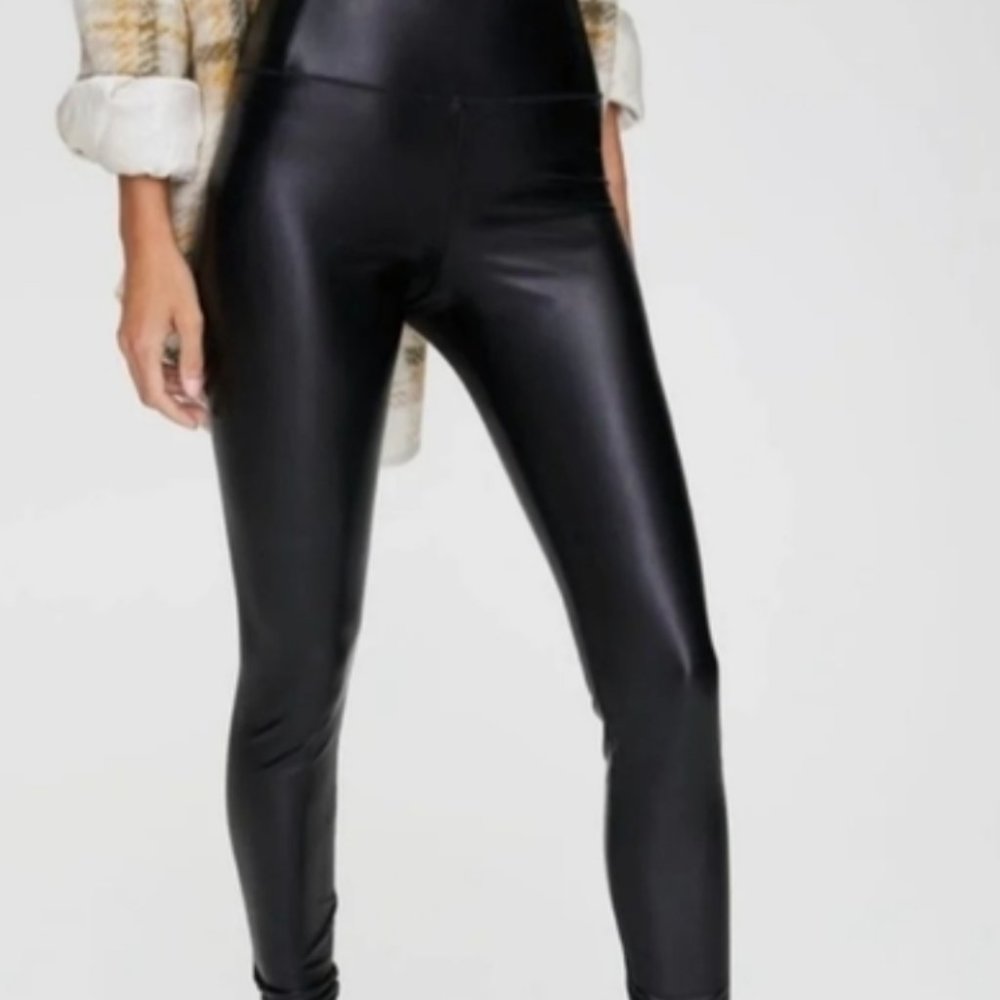 Wilfred Free (Aritzia) Faux Leather Leggings